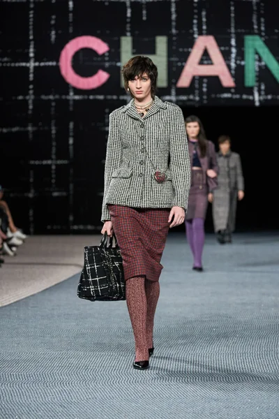 Look 40